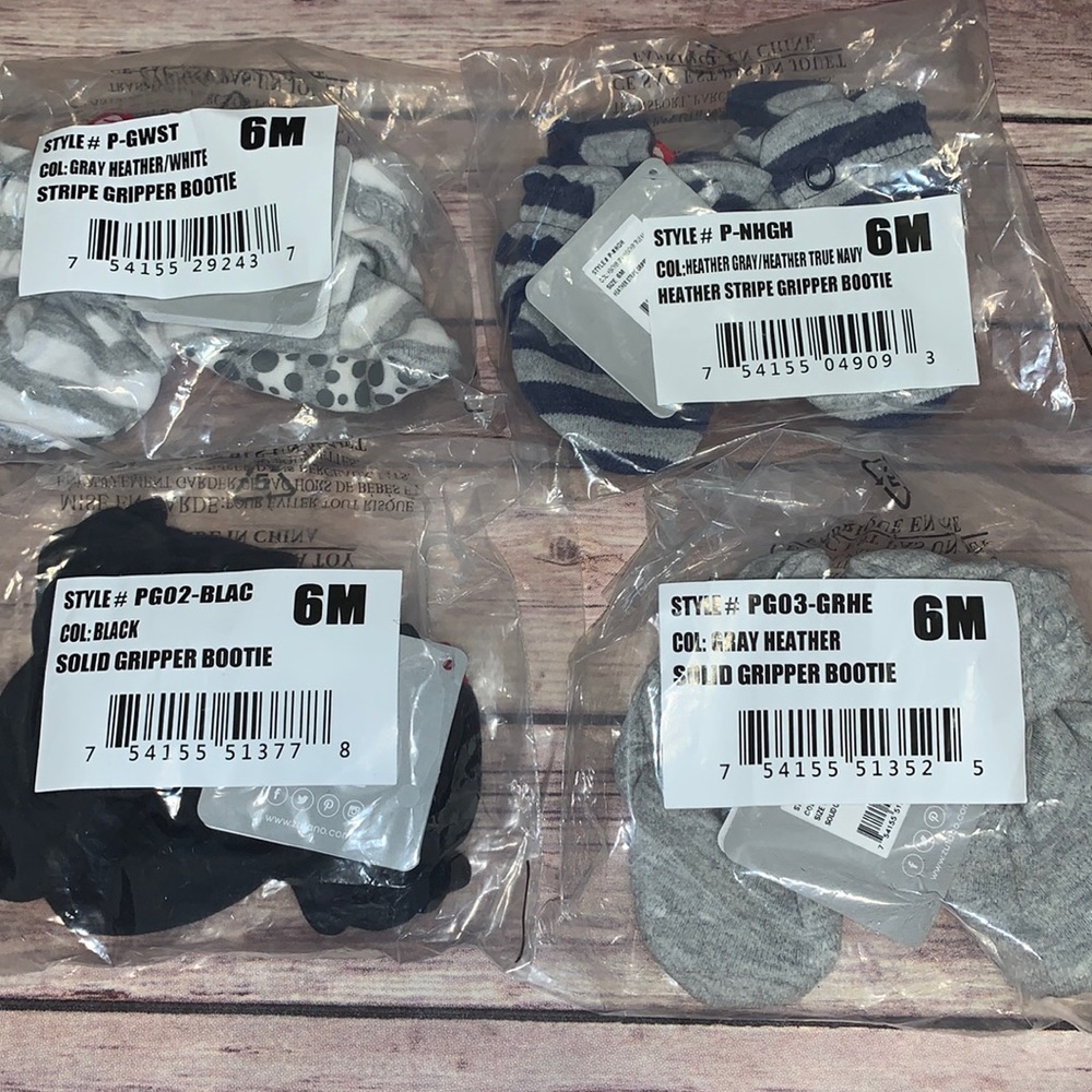 NWT 6 month Zutano gripper booties pack of 4